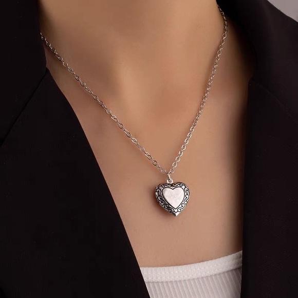 Necklace - Picture 6 of 6